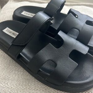 MAYVEN BLACK LEATHER STEVE MADDEN